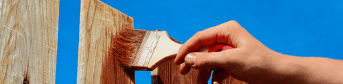 Un guide pour entretenir votre clôture en bois 